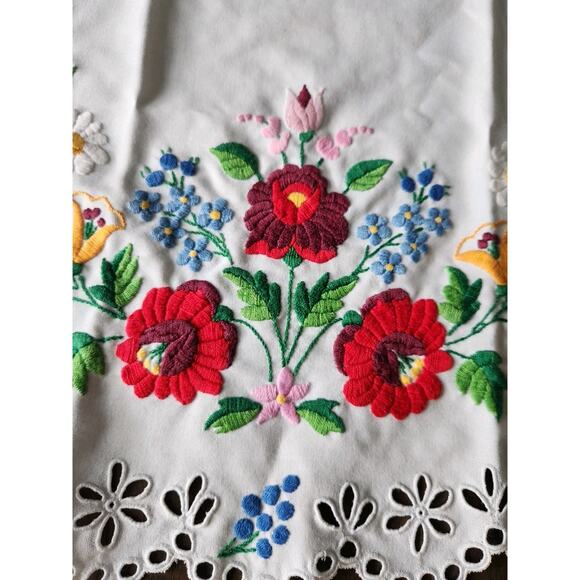 Vintage Hungarian Apron Matyo Kalocsa Embroidery Folk White Edges Handmade - Picture 4 of 8